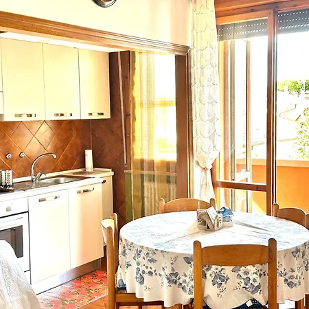 Apartment Riccione-trilocale Al Mare Indipendente & Luminoso-2 Matrimoniali-2 Grandi Balconi-parcheggio Privato-tutto A Piedi Riccione