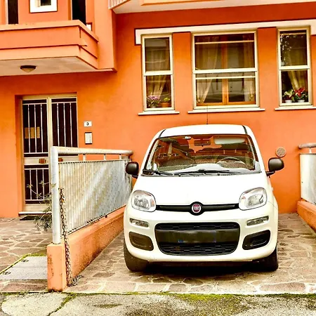 Riccione-trilocale Al Mare Indipendente & Luminoso-2 Matrimoniali-2 Grandi Balconi-parcheggio Privato-tutto A Piedi リッチョーネ